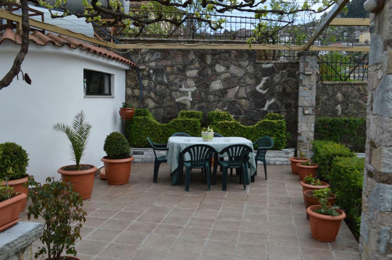 הוילה Gjirokastër Vila Ss Kekezi מראה חיצוני תמונה