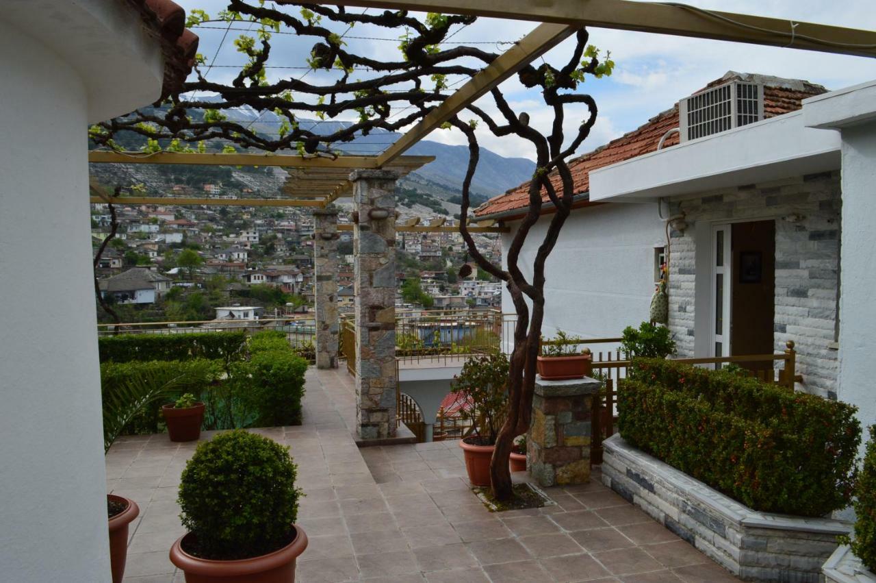 הוילה Gjirokastër Vila Ss Kekezi מראה חיצוני תמונה