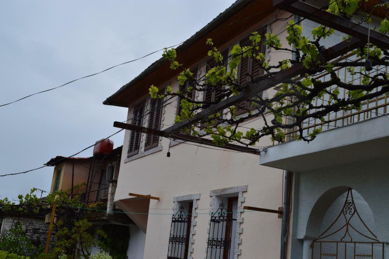 הוילה Gjirokastër Vila Ss Kekezi מראה חיצוני תמונה